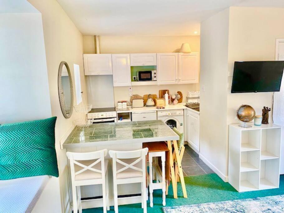 Cosy 2 Bed Cottage Next To Fota Wildlife Park Cork Dış mekan fotoğraf